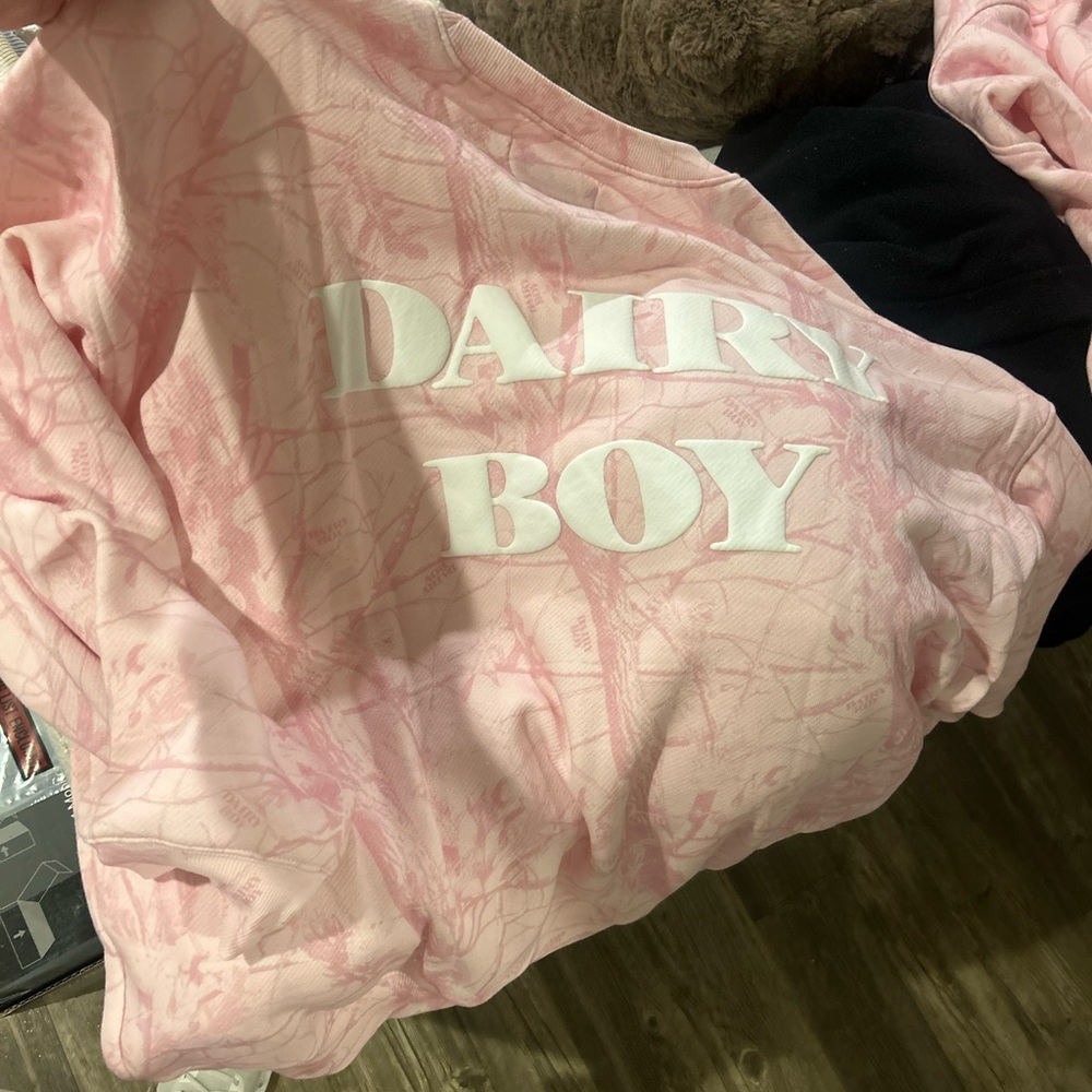 $80 v mmo Dairy Boy pink camo sweater - Picture 3 of 4